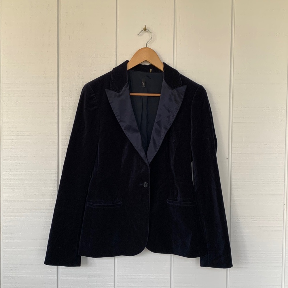 Tahari Navy Blue Velvet Blazer with Silky Accent Lapel